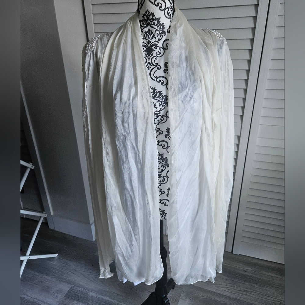 Vintage Italian throw w/pearl accents